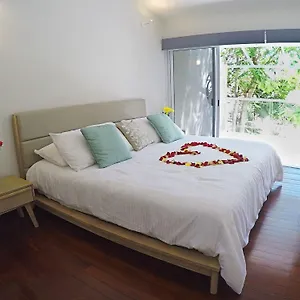  Holiday home 3br Home, Steps From Spectacular Beach, Private Pool